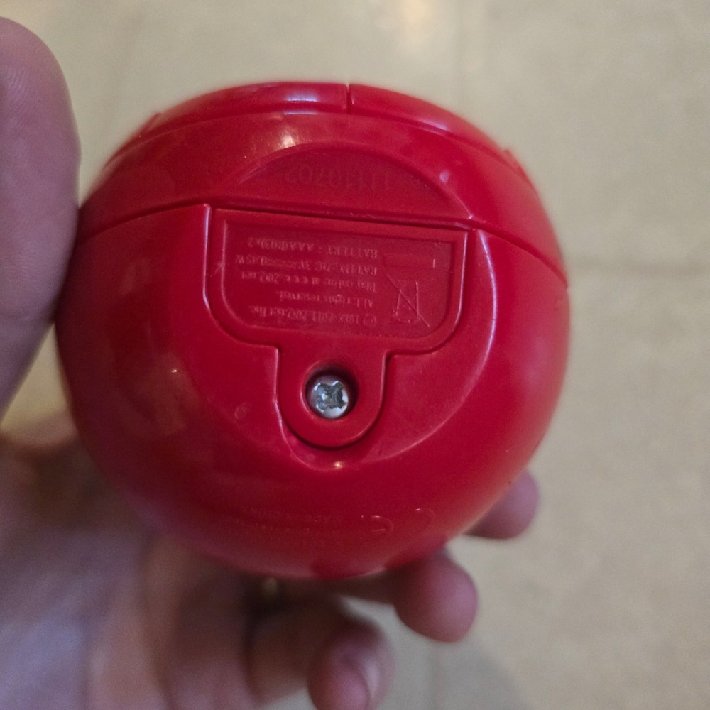 Radica 20Q Electronic Handheld Game Red Sphere Artificial Intelligence Y2K Toy - Picture 3 of 7